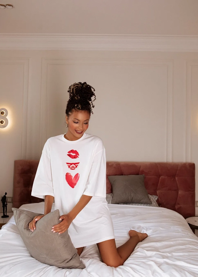 "Kiss" dress