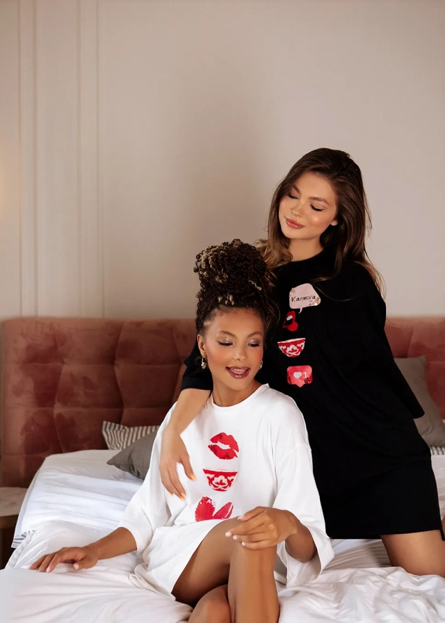 "Kiss" dress