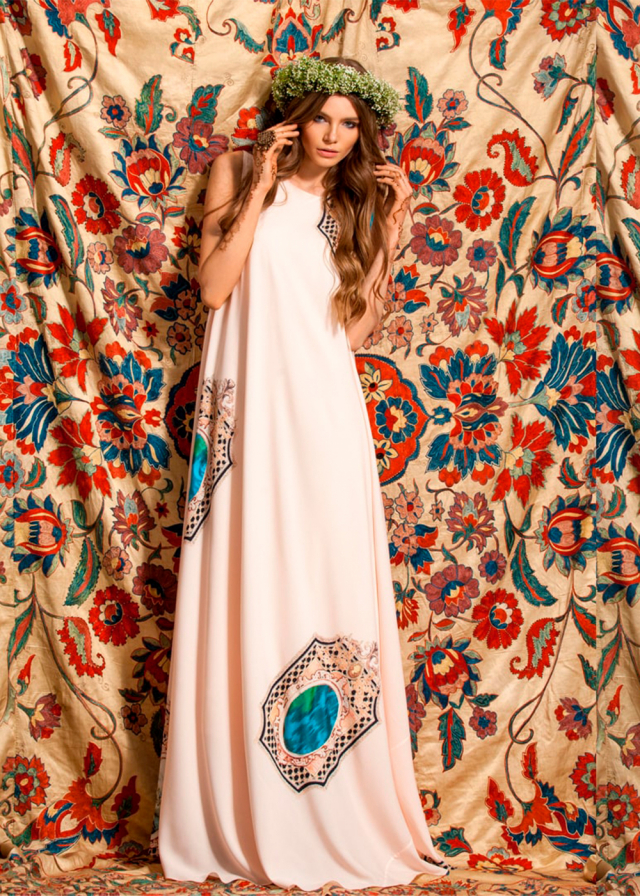 Maxi dress with embroidery 
