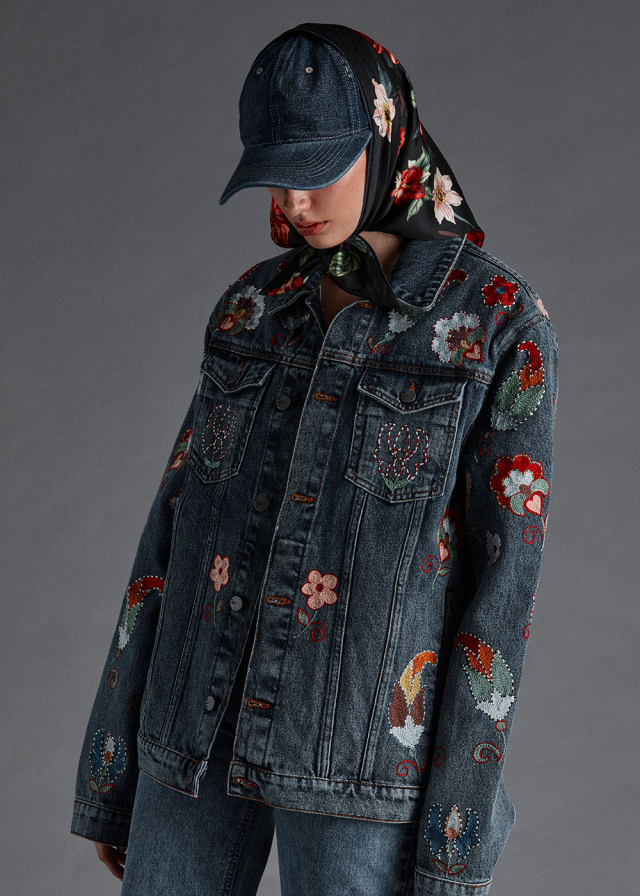 Jacket with embroidery 