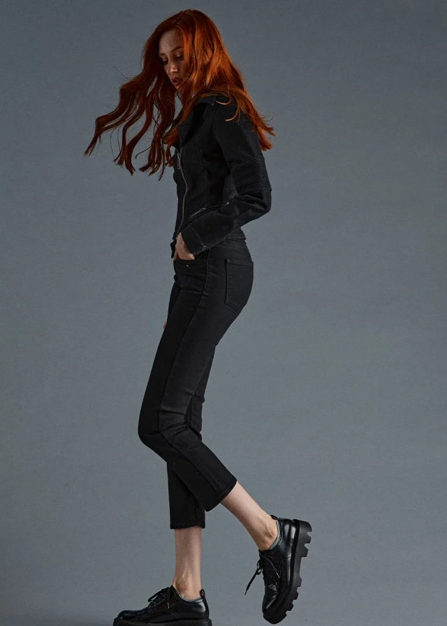 Straight cut trousers  1