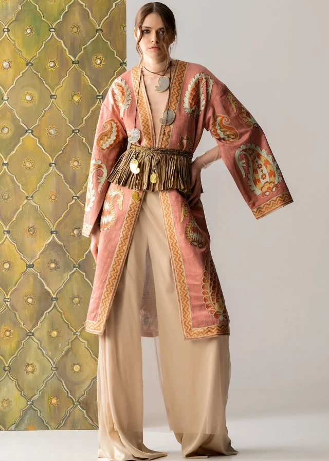Suzani chapan
