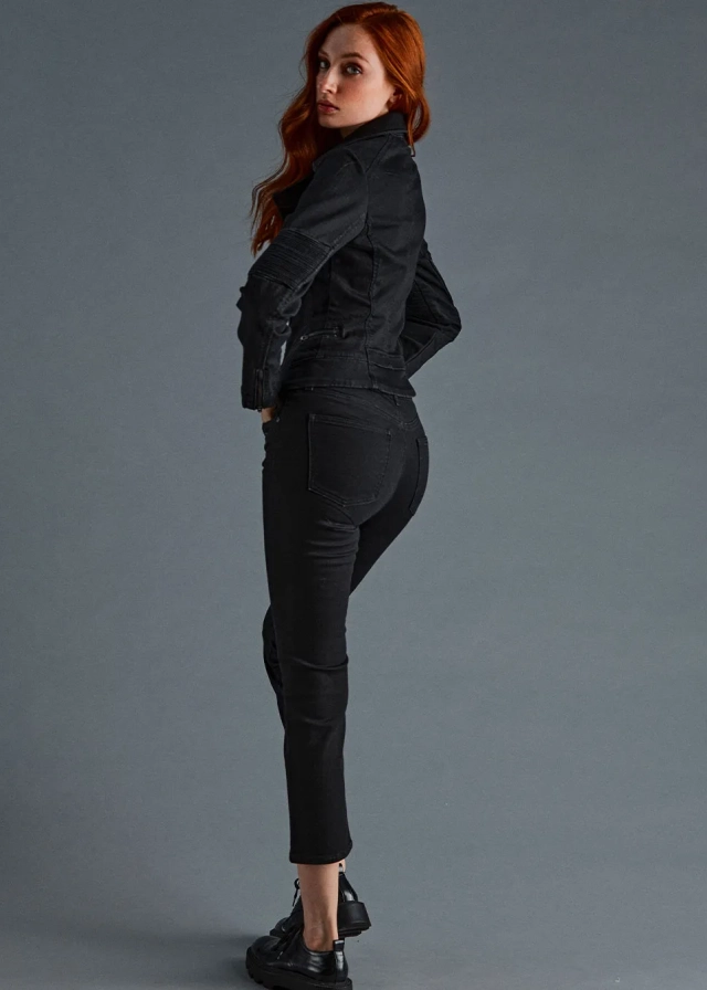 Straight cut trousers  0